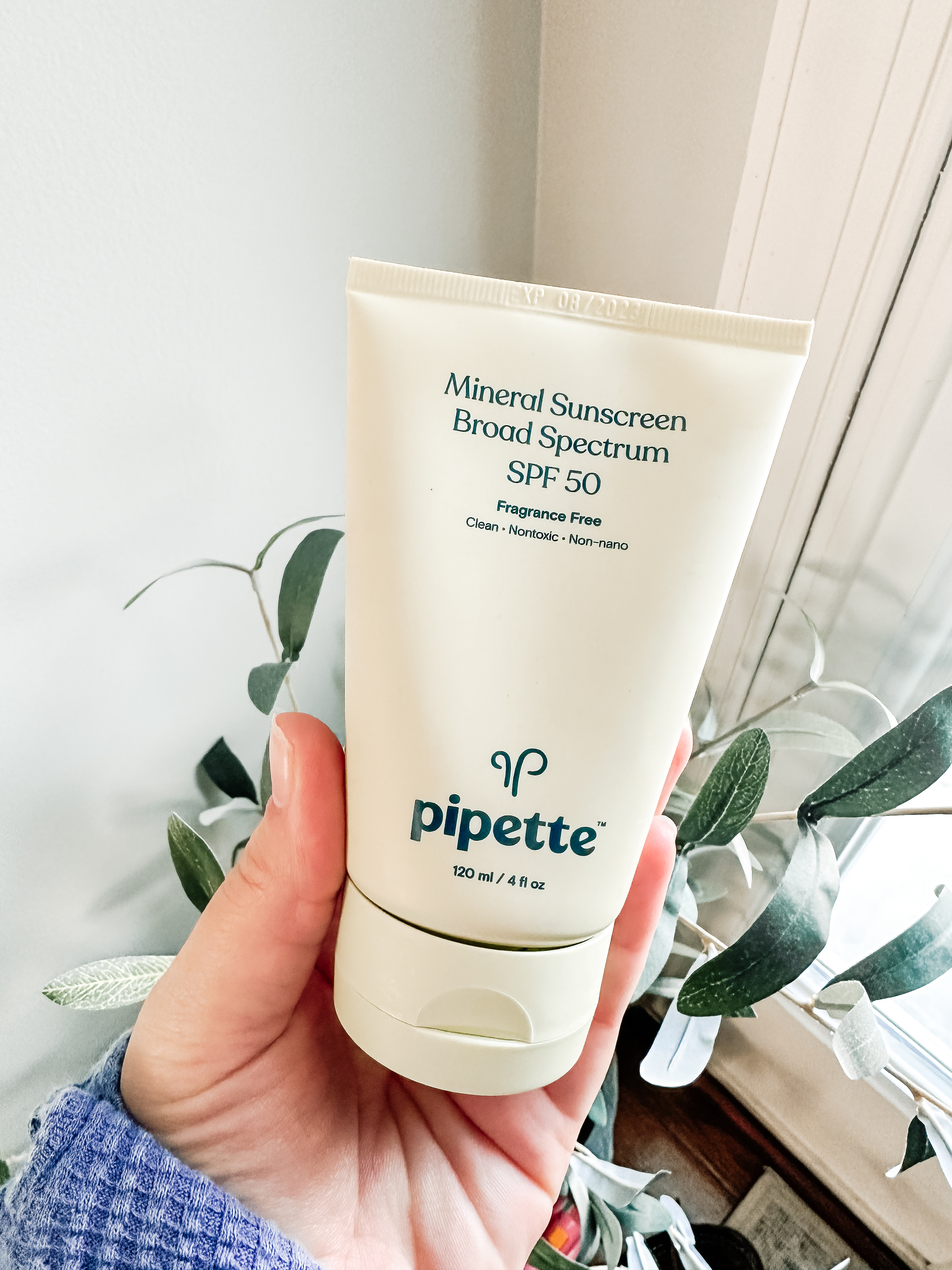 photo of pipette sunscreen by nicole booz / genthirty.com / gentwenty, llc