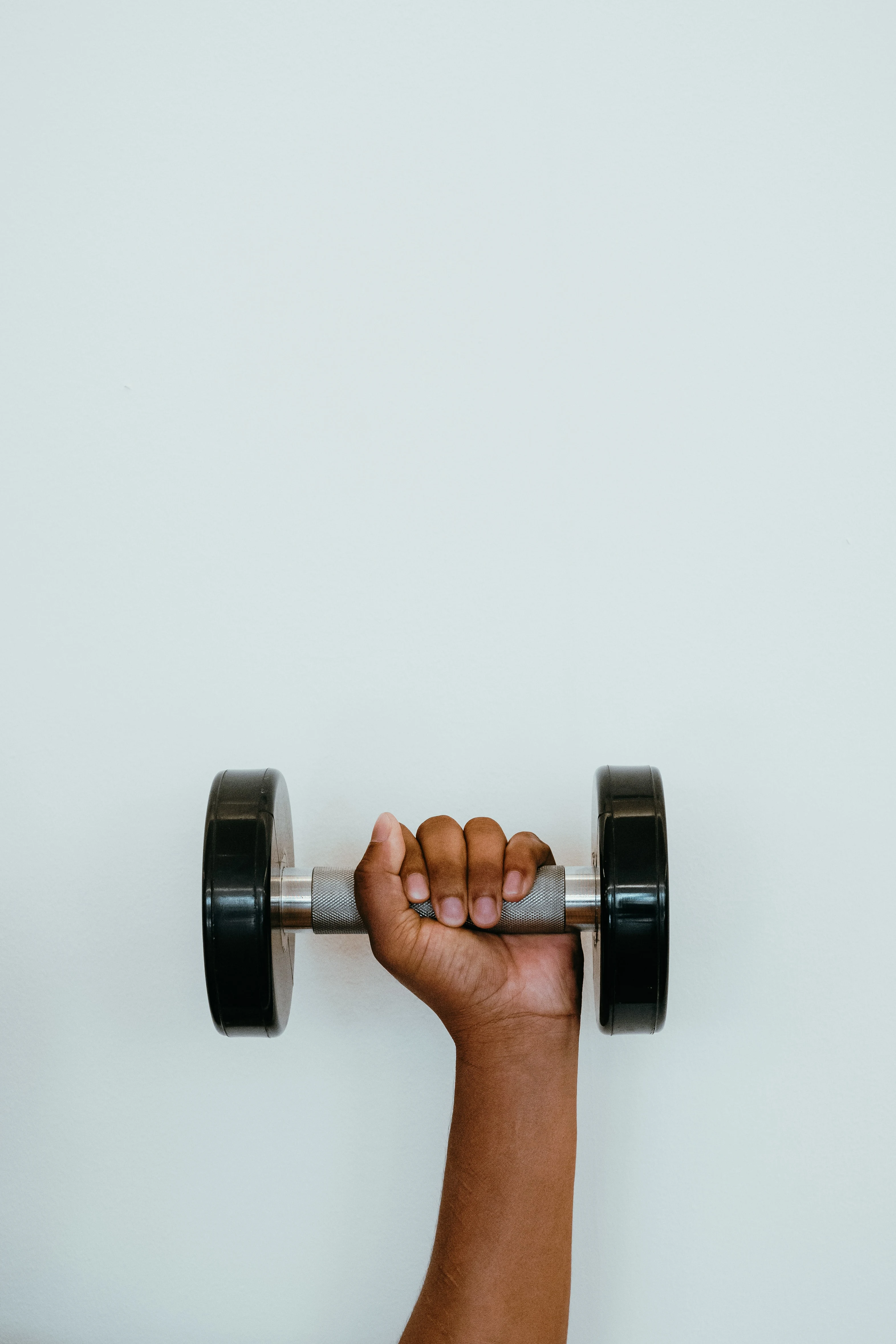 woman lifting a weight